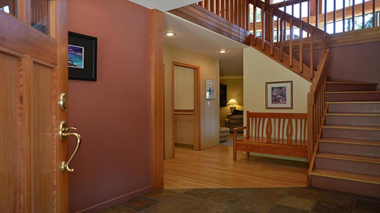 Sunshine Coast Treetop B&B Sechelt Eksteriør billede