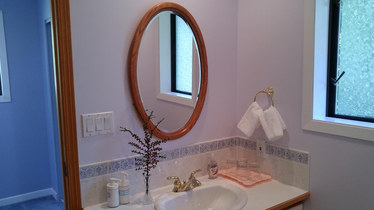 Sunshine Coast Treetop B&B Sechelt Eksteriør billede